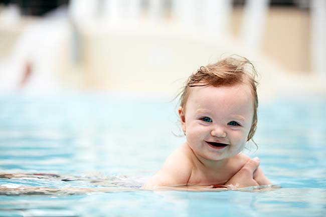 baby-swimming-lesson-nice-cannes-antibes-monaco